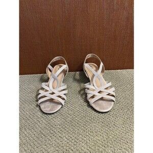 Life Stride Womens 7 W Silver Yaya Heels Sandals